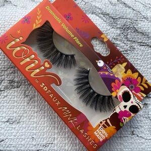 Ioni Lashes